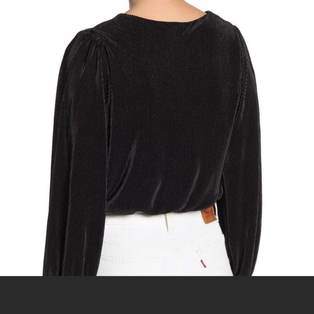 NWT ASTR the Label - Long Sleeve Surplice Wrap Top - Picture 3 of 4